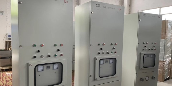 浙江石油平臺(tái)防爆配電柜 石油化工控制柜發(fā)貨